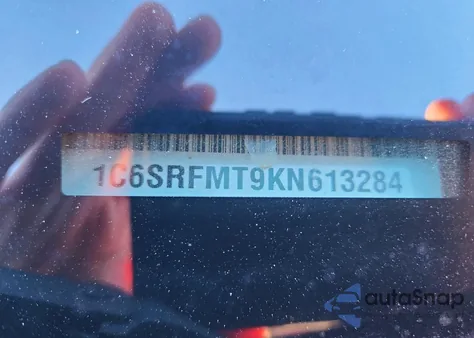 2019 Ram 1500 Big Horn/Lone Star z USA, uszkodzony, nr VIN 1C6SRFMT9KN613284